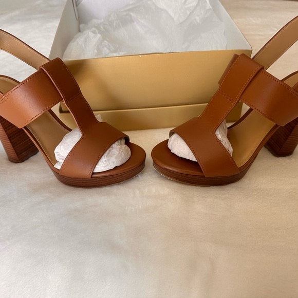 Michael Kors Brown Heeled Sandals with T-Strap Design - Picture 3 of 9